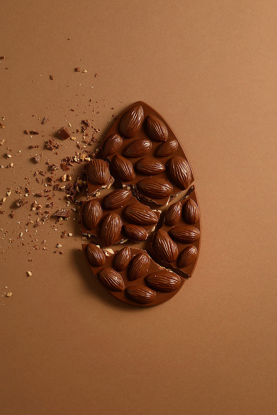 Tablette mendiant amande chocolat au lait