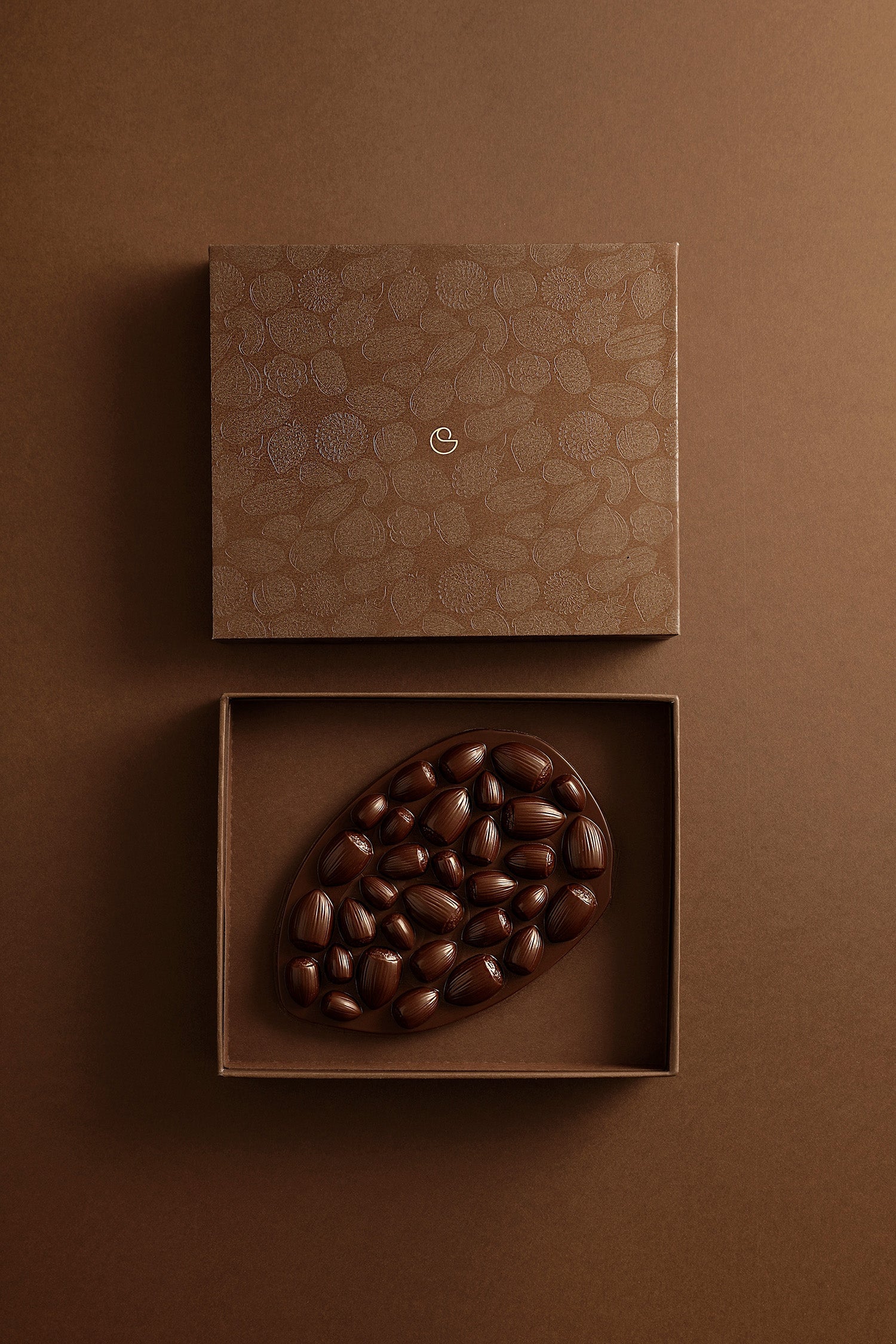 Tablette mendiant noisette chocolat noir